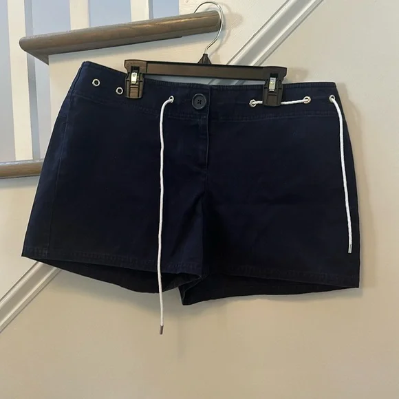 Ann Taylor Loft Navy Shorts women’s size 6 - Picture 1 of 5